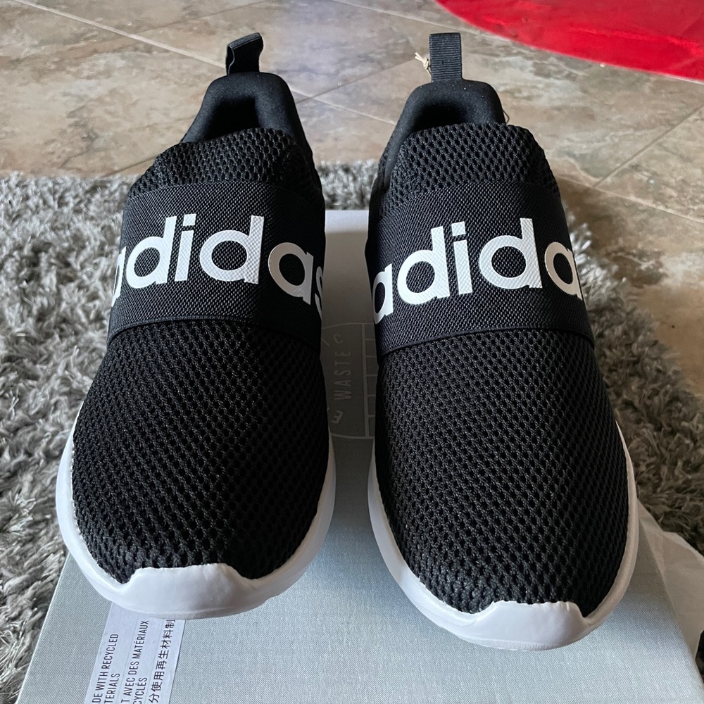 Mens Adidas Lite Racer Adapt 4.0 size 9. Never worn.